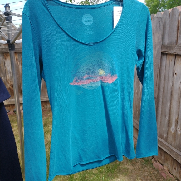 Life Is Good Tops - *sold* Life is Good long sleeve tee sunset blue XS